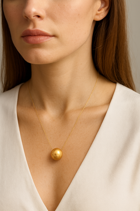 South Sea Elegance: Floating Necklace – 11–12 mm Golden South Sea Pearl in 18K Gold
