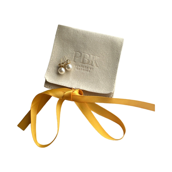 AAAA 8–9 mm White South Sea Pearl Stud Earrings – 14k Yellow Gold